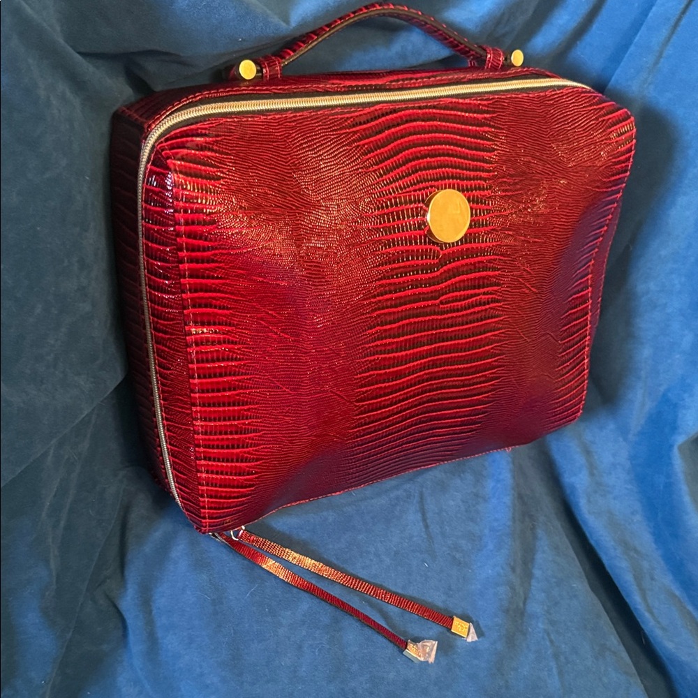 Estee Lauder Elegant Red Croc-Embossed Crossbody Box cosmetic Bag Gold Hardware